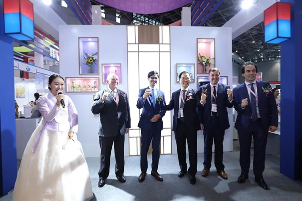 展會(huì)回顧丨2020中食展、深進(jìn)會(huì),萬享進(jìn)貿(mào)通精彩綻放! 微信圖片_20201012094440_副本.jpg