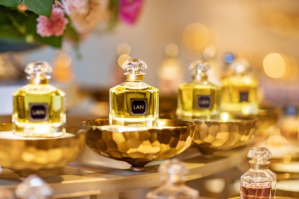 1631010843506927.jpg 法國香水進(jìn)口清關(guān)代理公司_副本.jpg